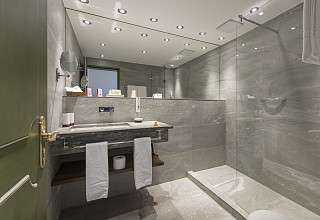 Bad der Junior Suite Nova - Sunstar Hotel Brissago